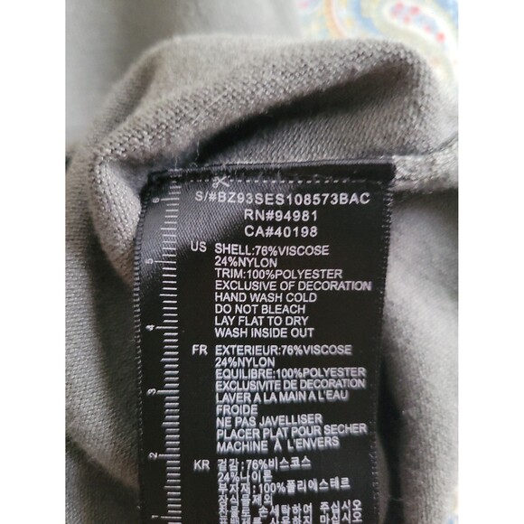 Twelve LA Grey Cardigan Sweater Sz M Fitted V-neck  Flower Embellished - Picture 7 of 7